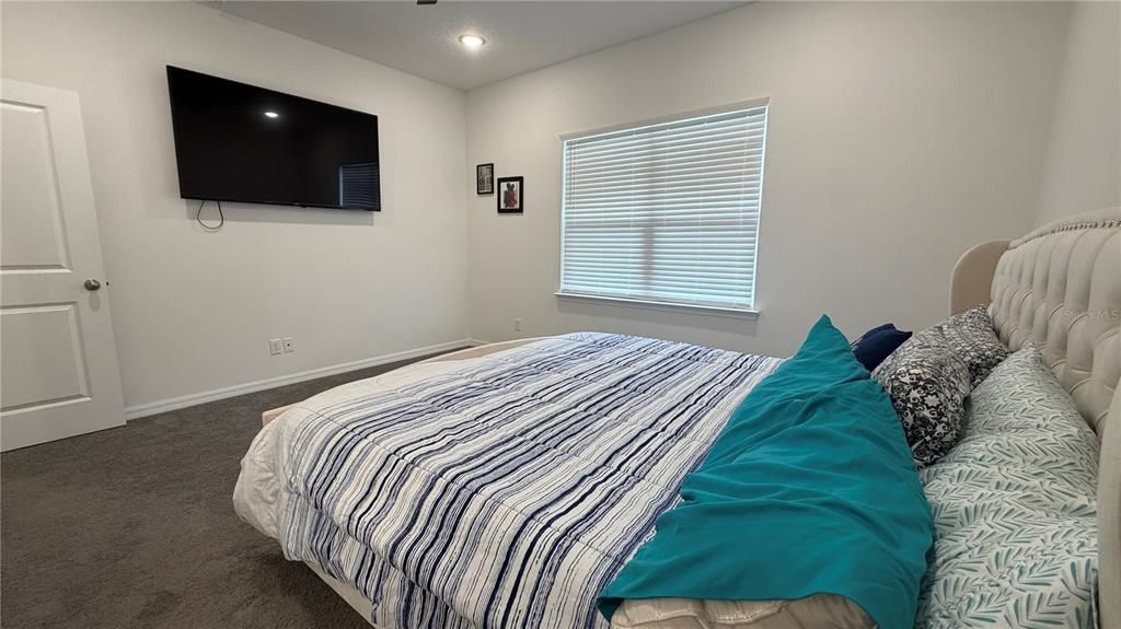 For Sale: $369,000 (4 beds, 2 baths, 2204 Square Feet)