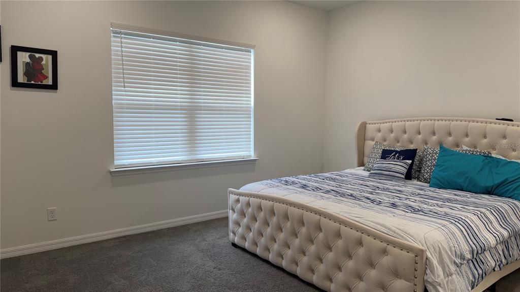 For Sale: $369,000 (4 beds, 2 baths, 2204 Square Feet)