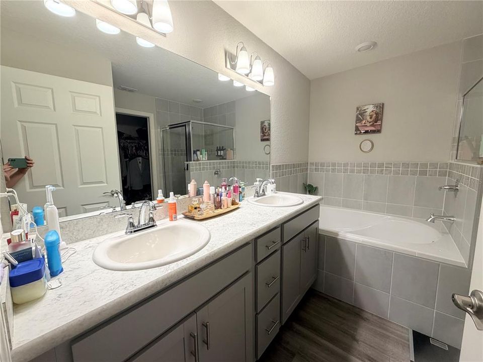 Active With Contract: $2,421 (3 beds, 2 baths, 1532 Square Feet)