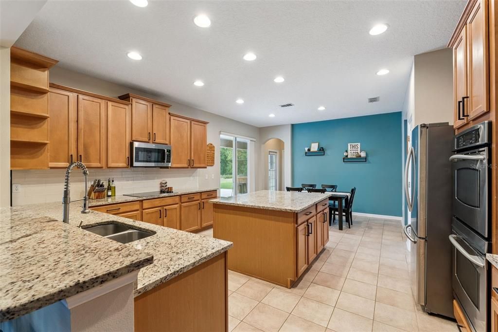 Active With Contract: $949,000 (5 beds, 3 baths, 3708 Square Feet)