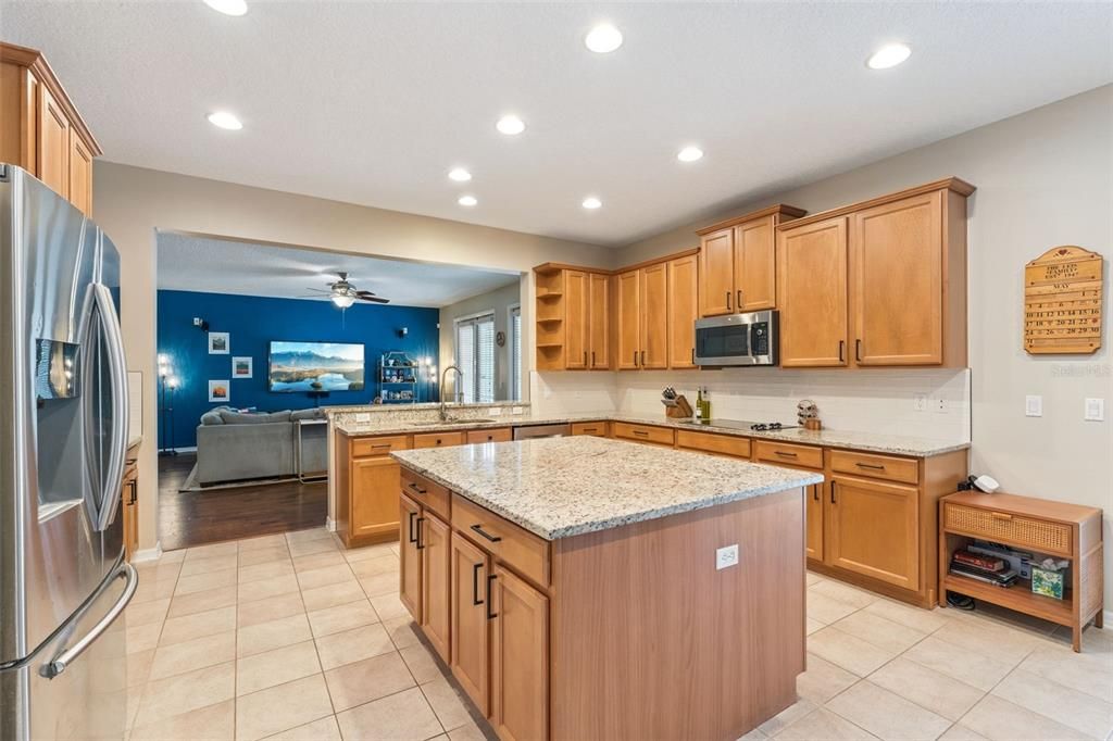 Active With Contract: $949,000 (5 beds, 3 baths, 3708 Square Feet)