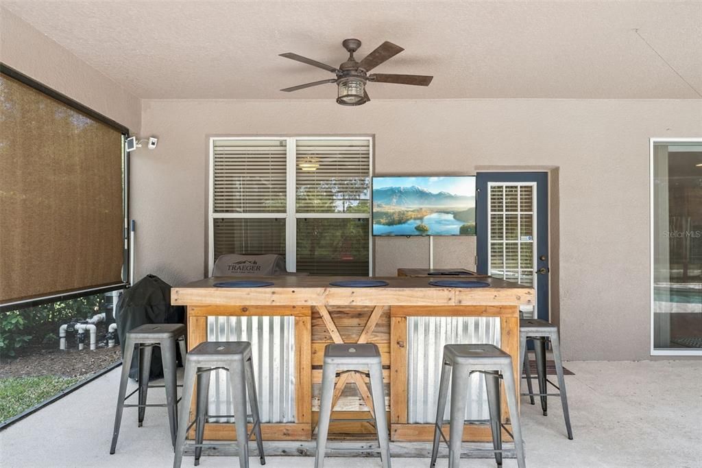 Active With Contract: $949,000 (5 beds, 3 baths, 3708 Square Feet)