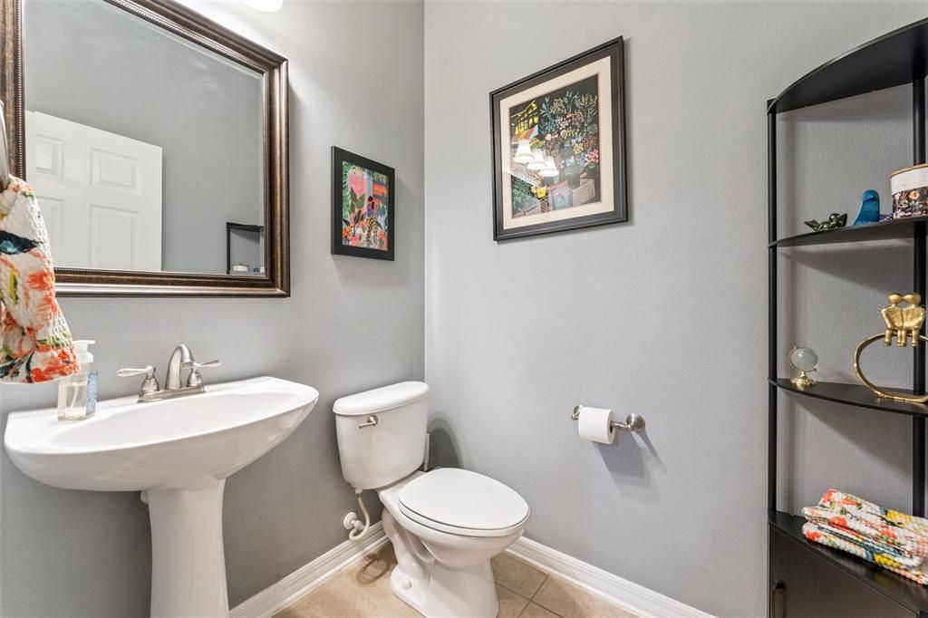 Active With Contract: $949,000 (5 beds, 3 baths, 3708 Square Feet)