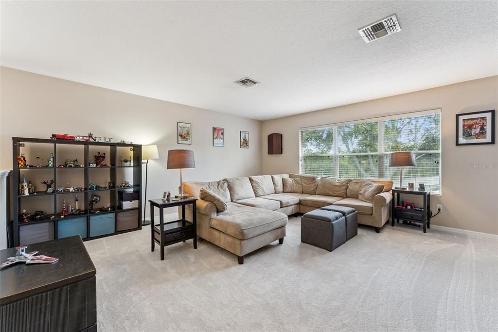 Active With Contract: $949,000 (5 beds, 3 baths, 3708 Square Feet)