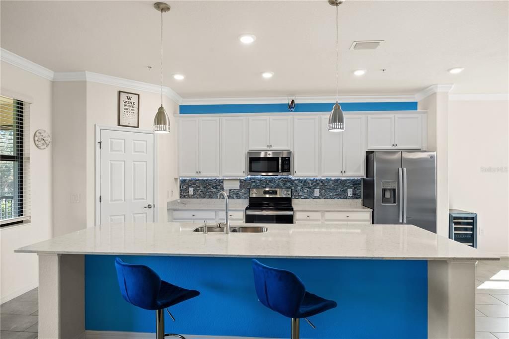 En Venta: $418,000 (3 camas, 2 baños, 2187 Pies cuadrados)