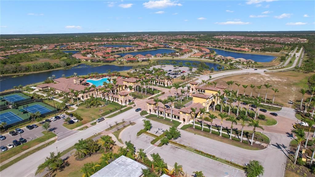 En Venta: $418,000 (3 camas, 2 baños, 2187 Pies cuadrados)