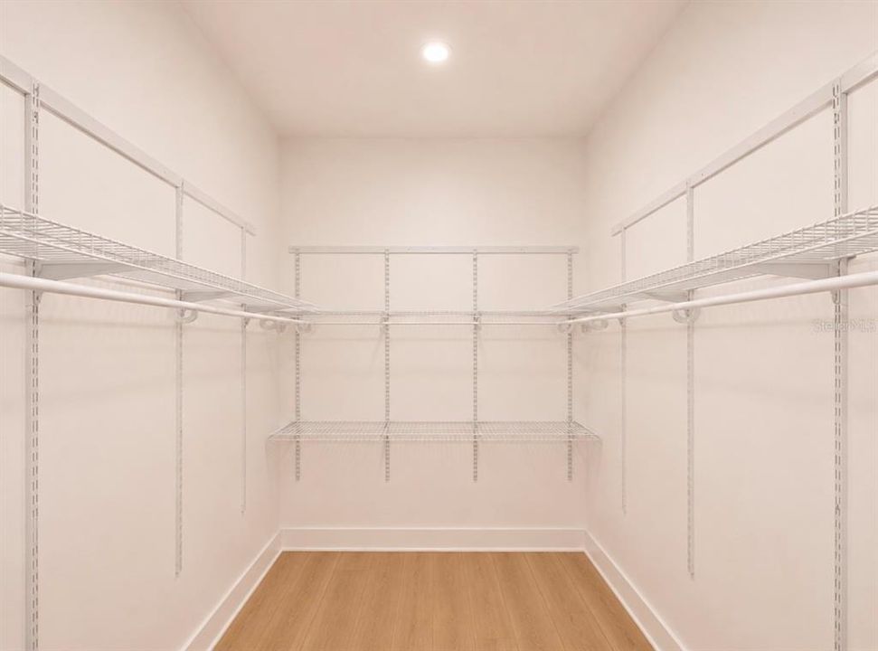 En Venta: $429,900 (4 camas, 3 baños, 1970 Pies cuadrados)