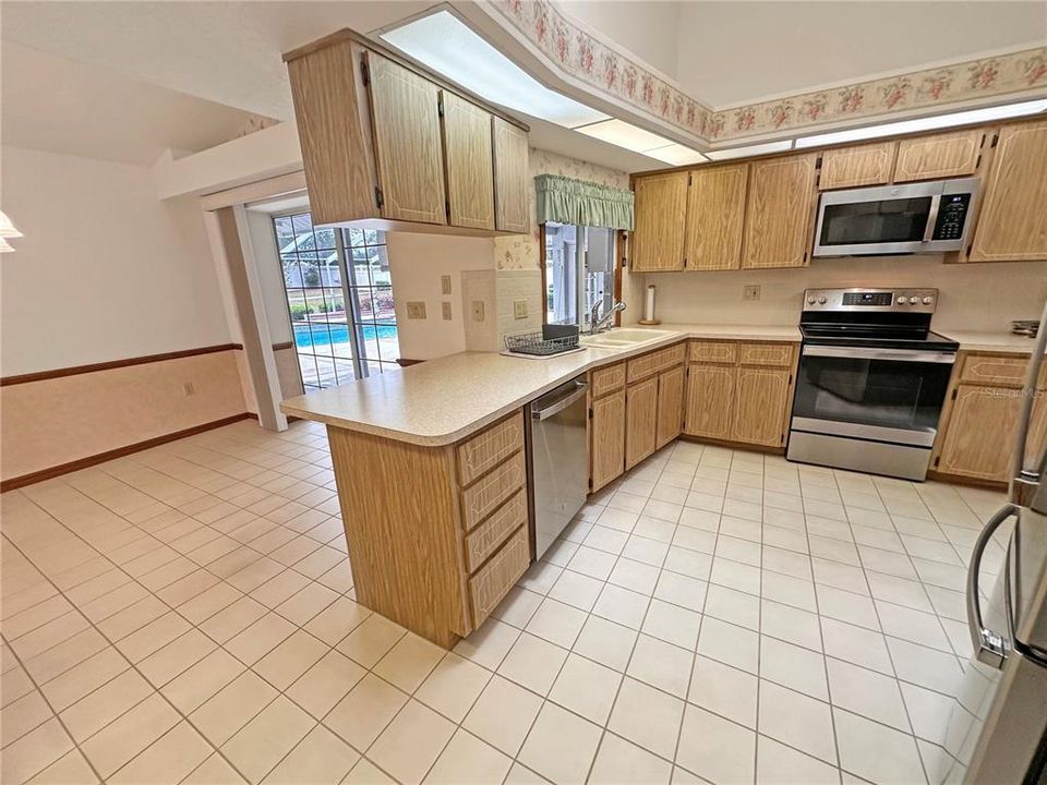 На продажу: $475,000 (4 спален, 2 ванн, 2830 Квадратных фут)