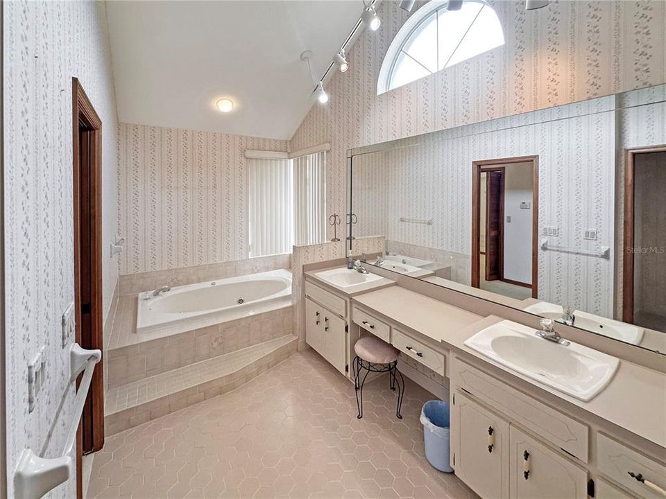 На продажу: $475,000 (4 спален, 2 ванн, 2830 Квадратных фут)