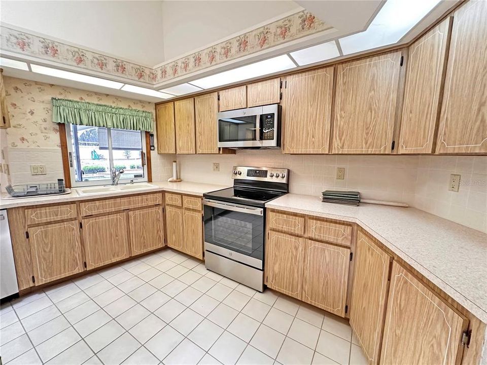 На продажу: $475,000 (4 спален, 2 ванн, 2830 Квадратных фут)