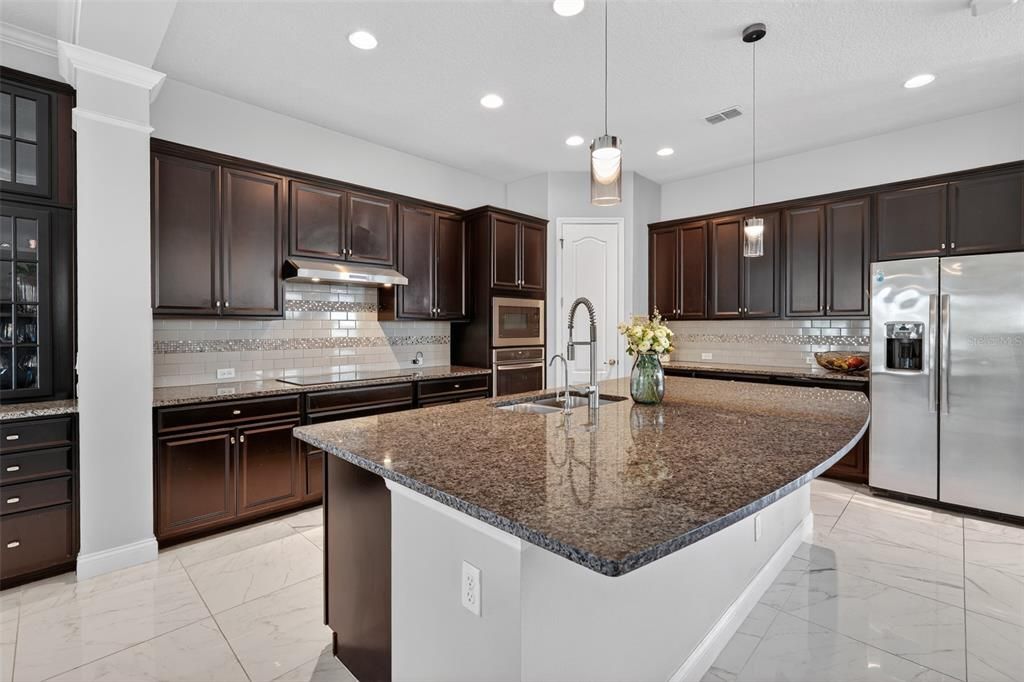 For Sale: $1,250,000 (7 beds, 5 baths, 4405 Square Feet)