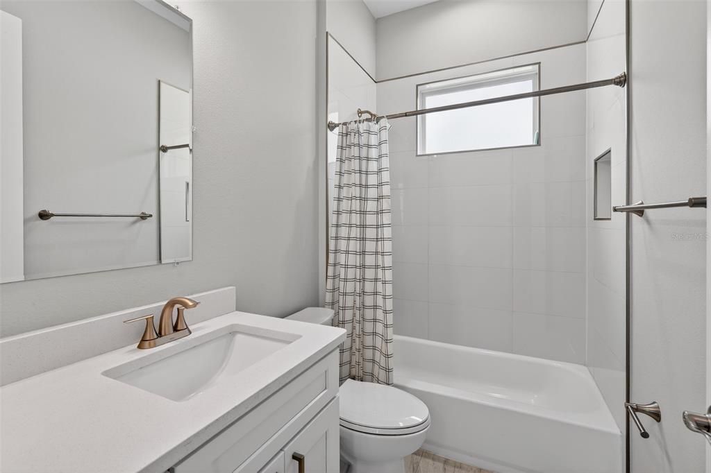 For Sale: $1,250,000 (7 beds, 5 baths, 4405 Square Feet)