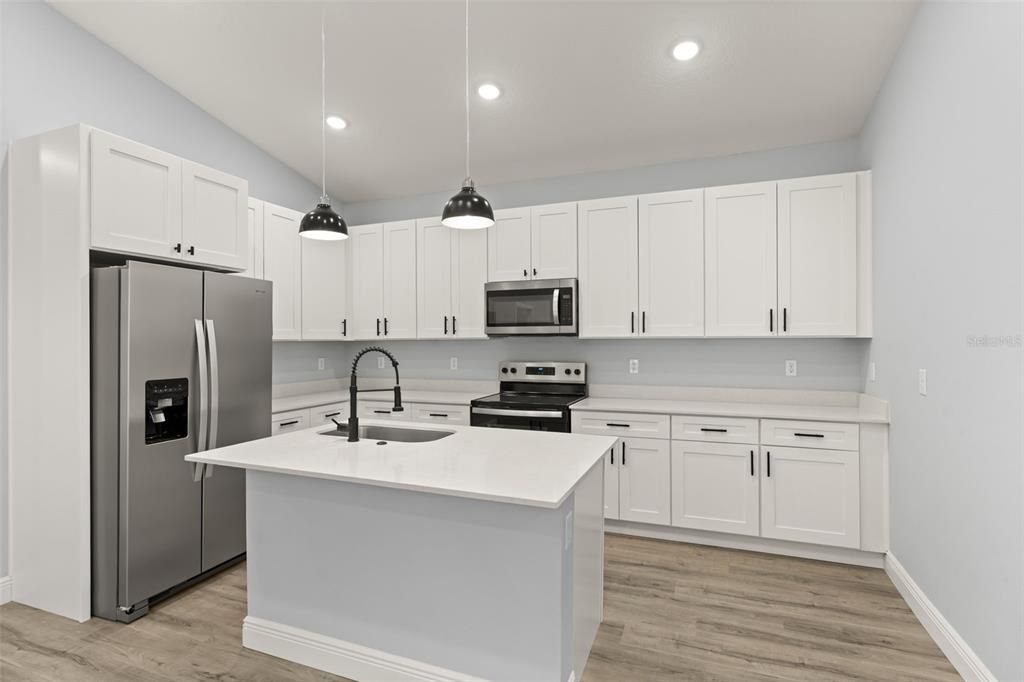 En Venta: $299,000 (3 camas, 2 baños, 1259 Pies cuadrados)