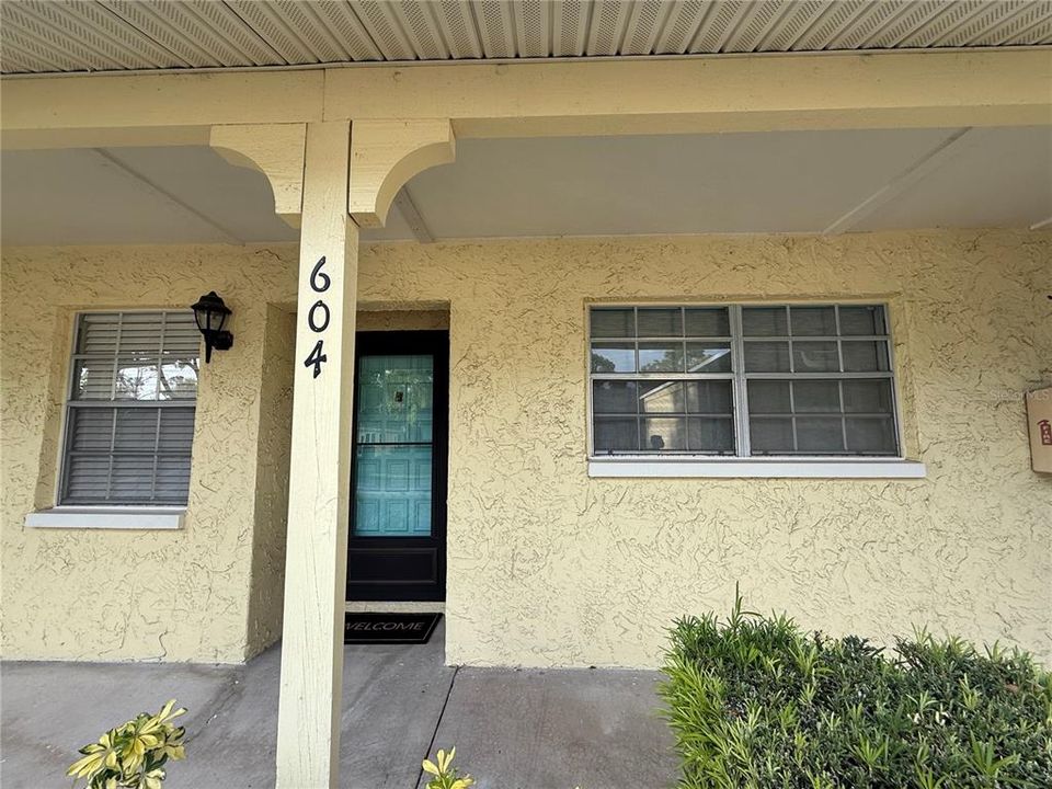 For Sale: $178,900 (2 beds, 2 baths, 935 Square Feet)