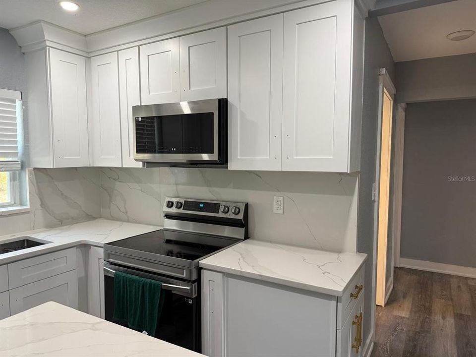 For Rent: $1,700 (3 beds, 1 baths, 672 Square Feet)