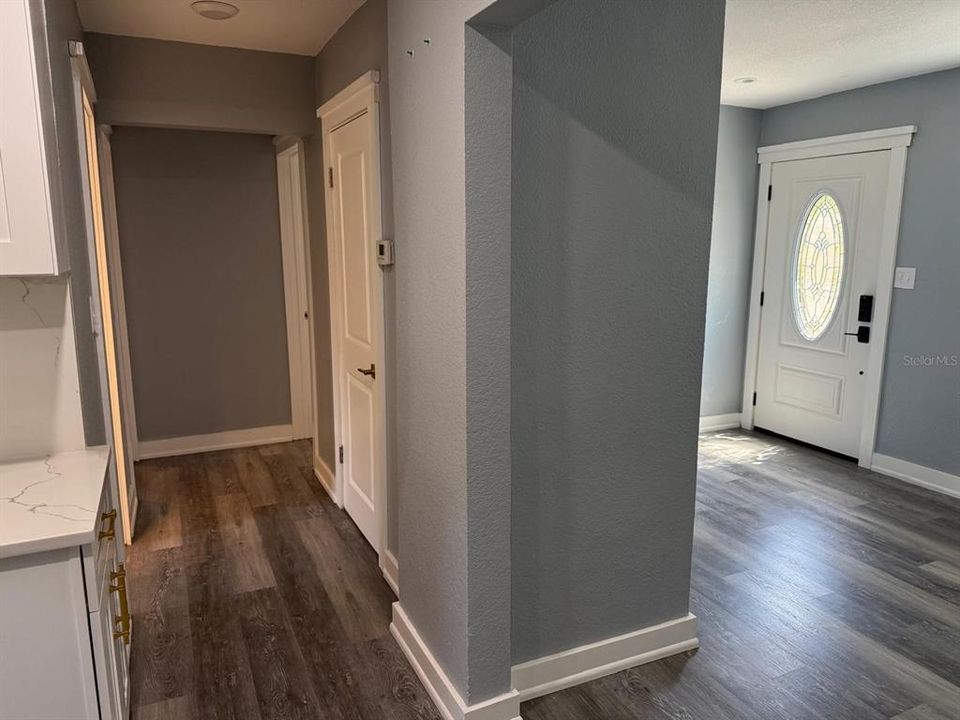 For Rent: $1,700 (3 beds, 1 baths, 672 Square Feet)