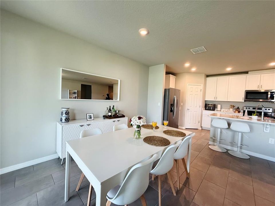En Venta: $394,000 (4 camas, 2 baños, 1840 Pies cuadrados)