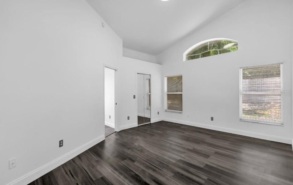 For Rent: $2,840 (4 beds, 2 baths, 1659 Square Feet)