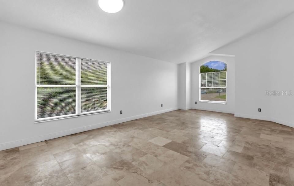 For Rent: $2,840 (4 beds, 2 baths, 1659 Square Feet)
