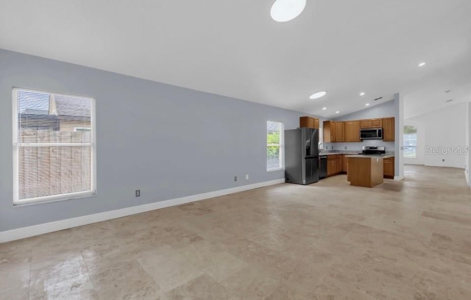For Rent: $2,840 (4 beds, 2 baths, 1659 Square Feet)