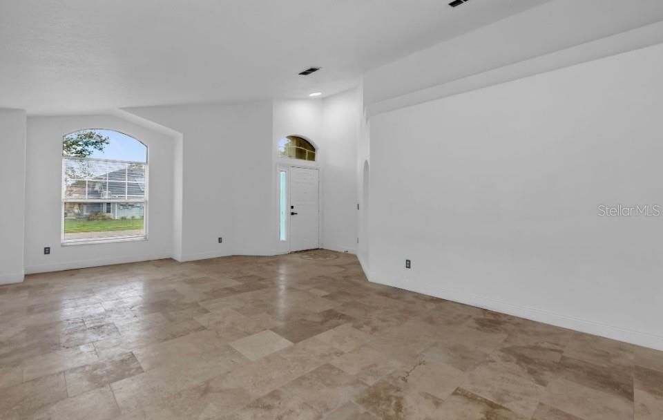 For Rent: $2,840 (4 beds, 2 baths, 1659 Square Feet)