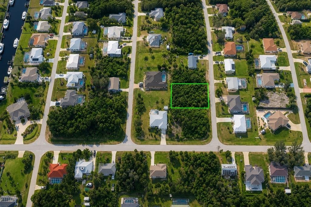 待售: $17,900 (0.23 acres)