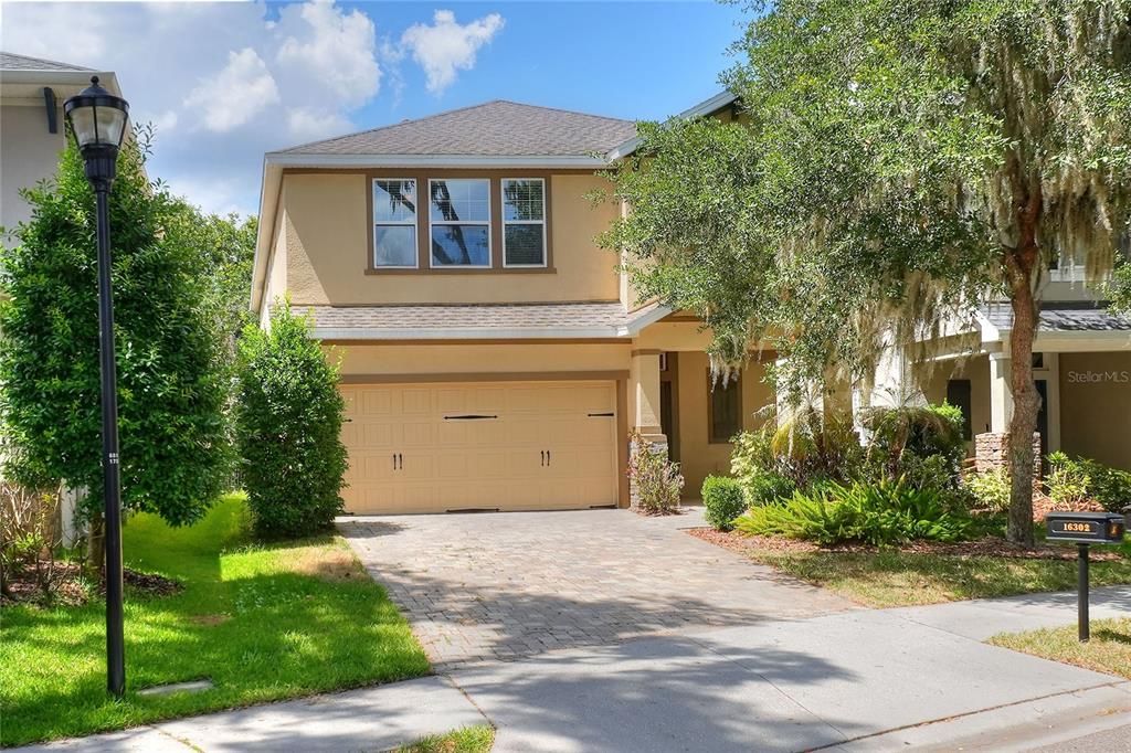En Venta: $489,990 (4 camas, 3 baños, 2594 Pies cuadrados)