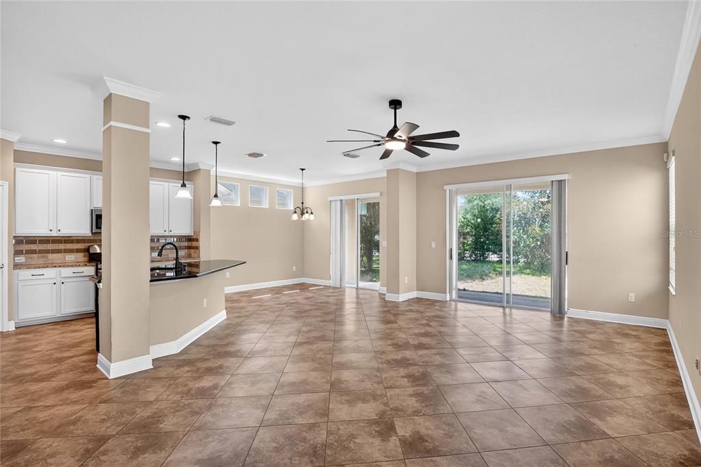 En Venta: $489,990 (4 camas, 3 baños, 2594 Pies cuadrados)