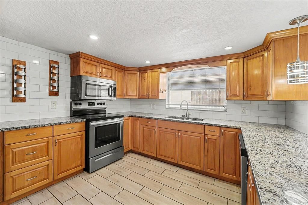 En Venta: $269,900 (3 camas, 3 baños, 1442 Pies cuadrados)