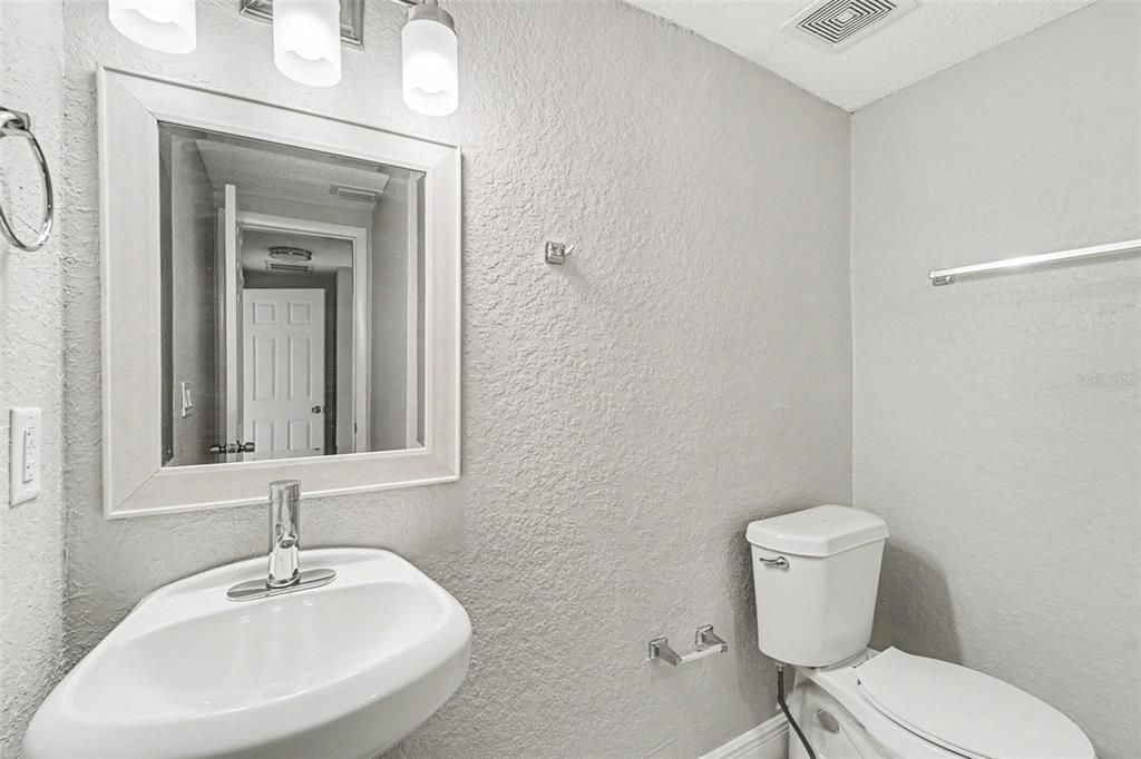 En Venta: $269,900 (3 camas, 3 baños, 1442 Pies cuadrados)