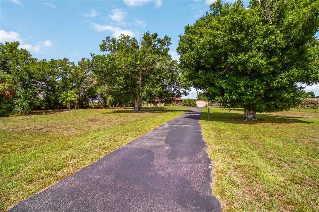 For Sale: $359,000 (3 beds, 2 baths, 1161 Square Feet)