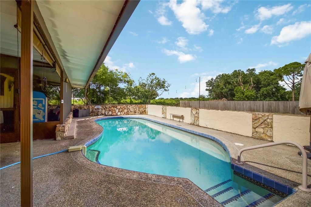For Sale: $359,000 (3 beds, 2 baths, 1161 Square Feet)