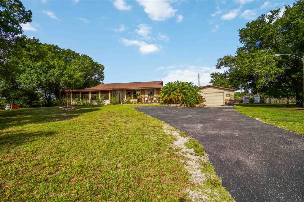 For Sale: $359,000 (3 beds, 2 baths, 1161 Square Feet)