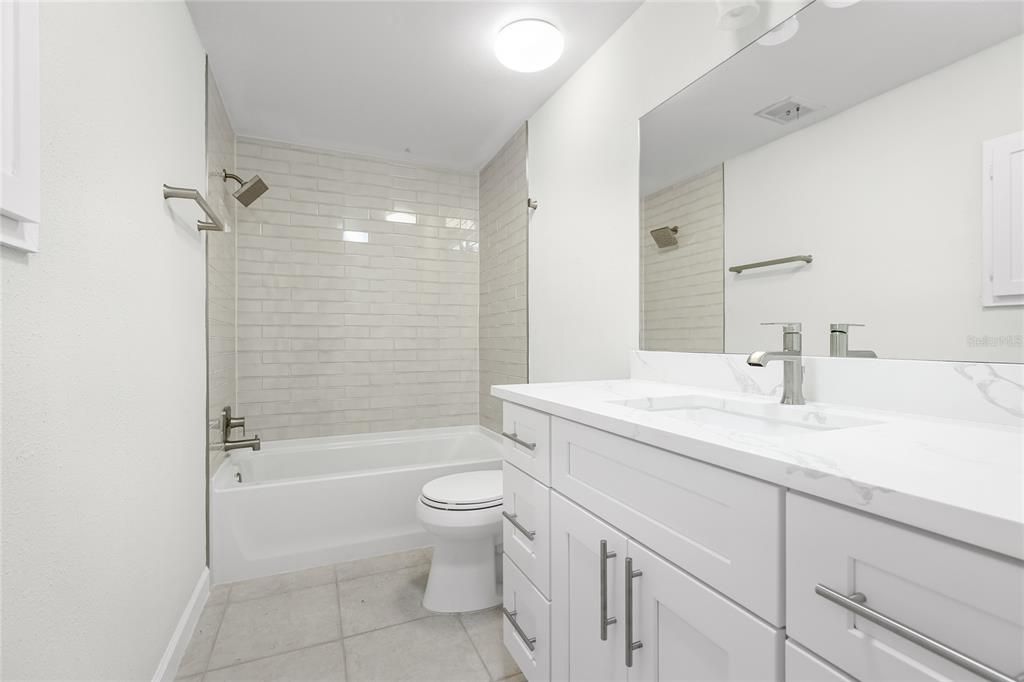 En Venta: $379,900 (2 camas, 2 baños, 1427 Pies cuadrados)