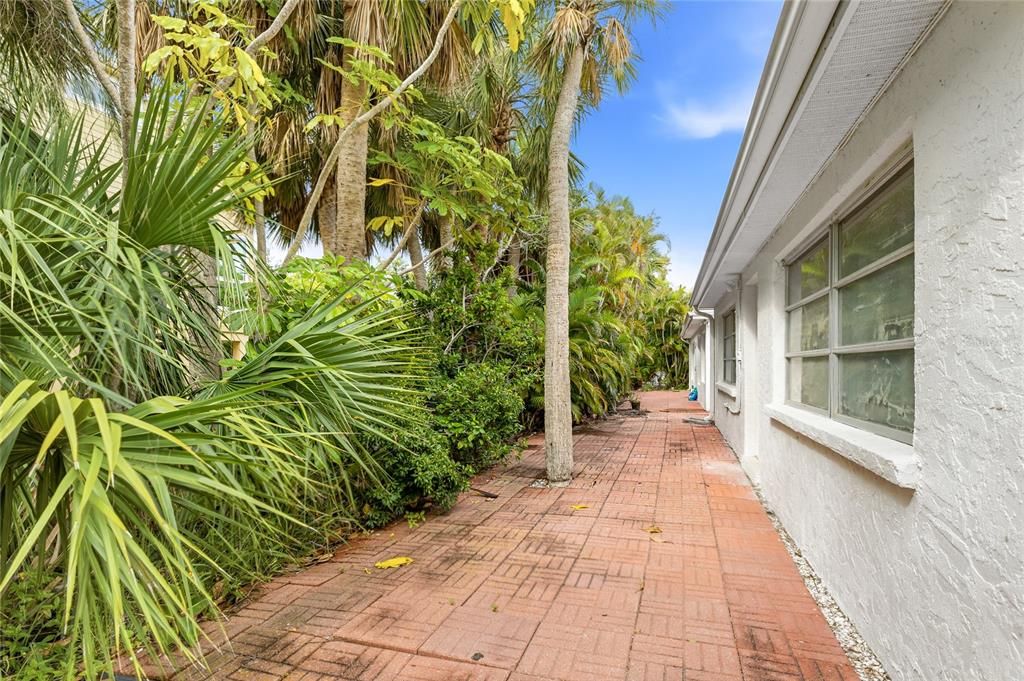 En Venta: $379,900 (2 camas, 2 baños, 1427 Pies cuadrados)