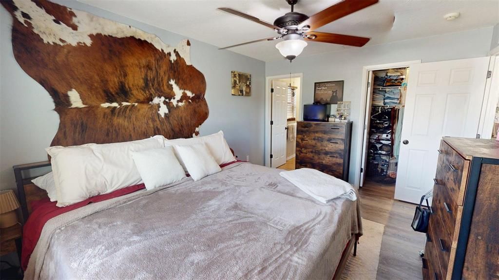 Active With Contract: $449,900 (3 beds, 2 baths, 1552 Square Feet)