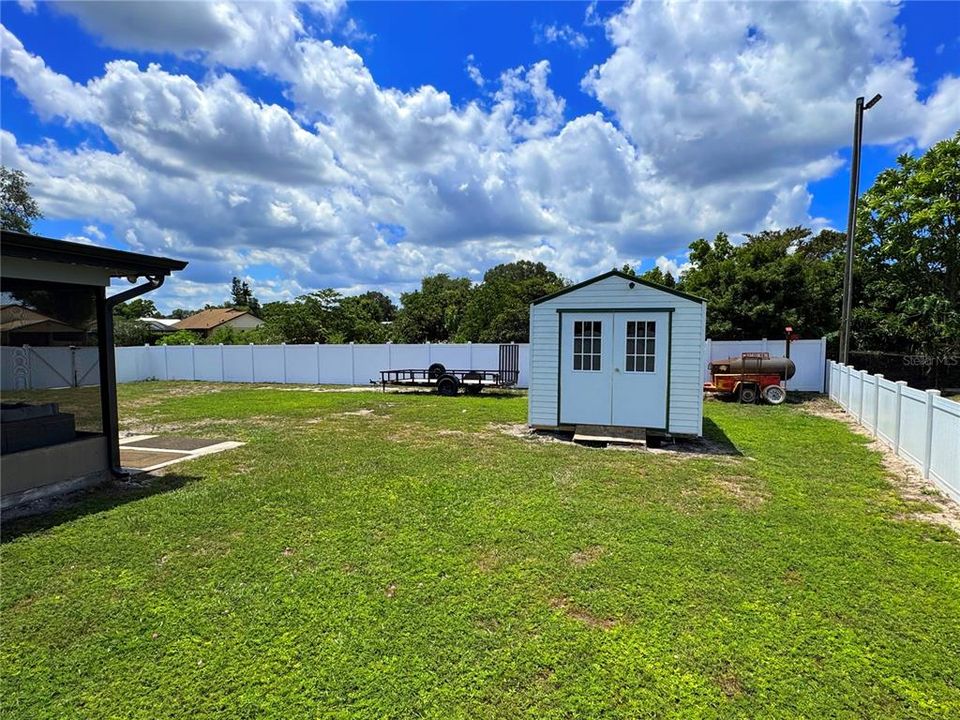 Active With Contract: $449,900 (3 beds, 2 baths, 1552 Square Feet)