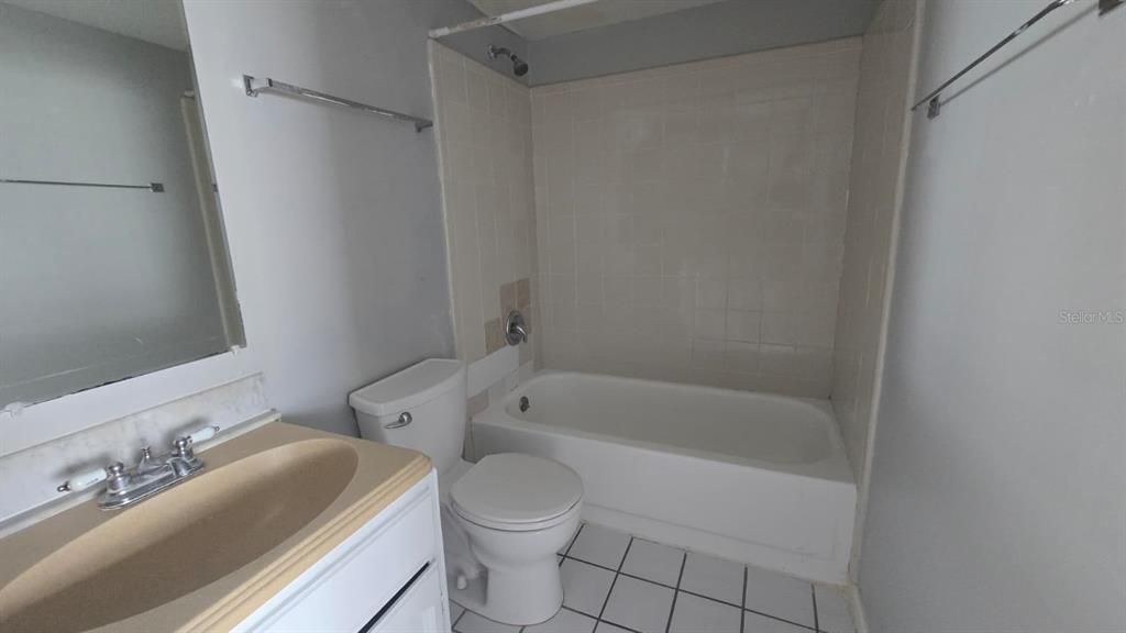 В аренду: $1,150 (1 спален, 1 ванн, 715 Квадратных фут)