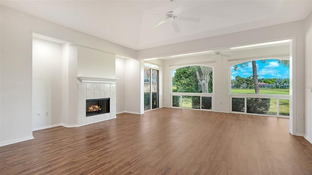 Active With Contract: $439,000 (3 beds, 2 baths, 1928 Square Feet)