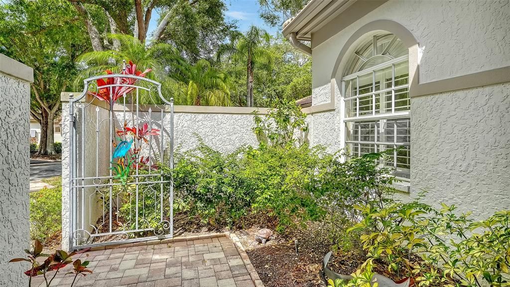 Active With Contract: $439,000 (3 beds, 2 baths, 1928 Square Feet)