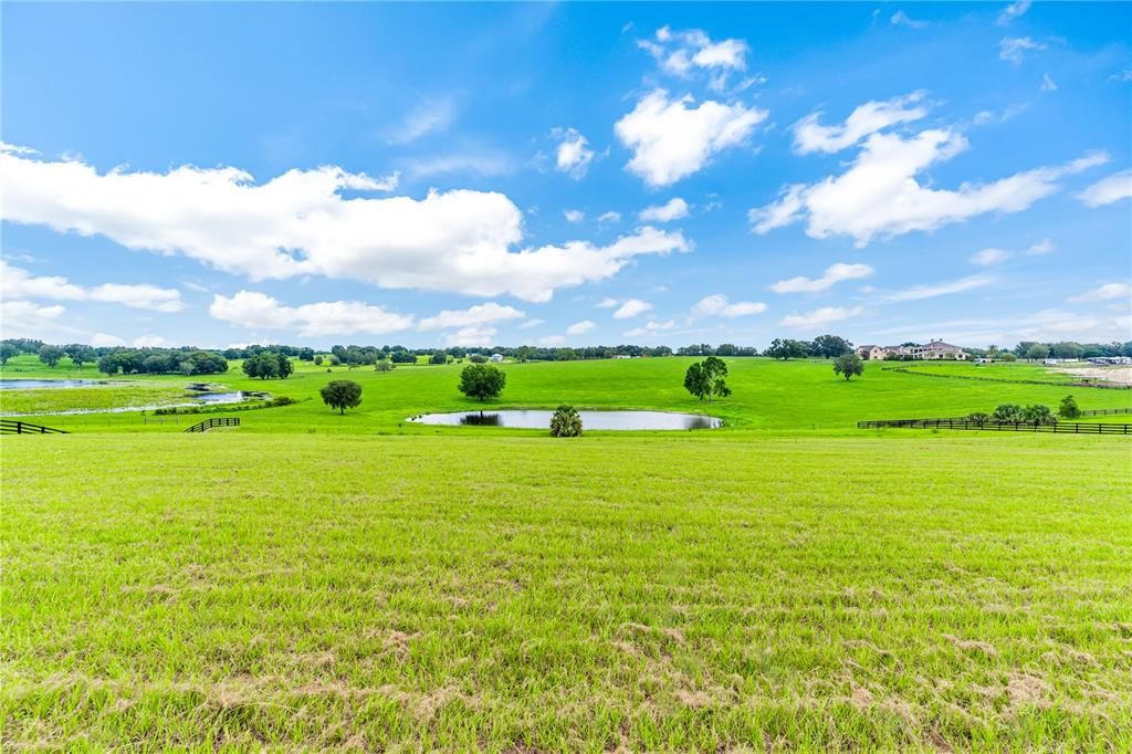 En Venta: $300,000 (4.21 acres)
