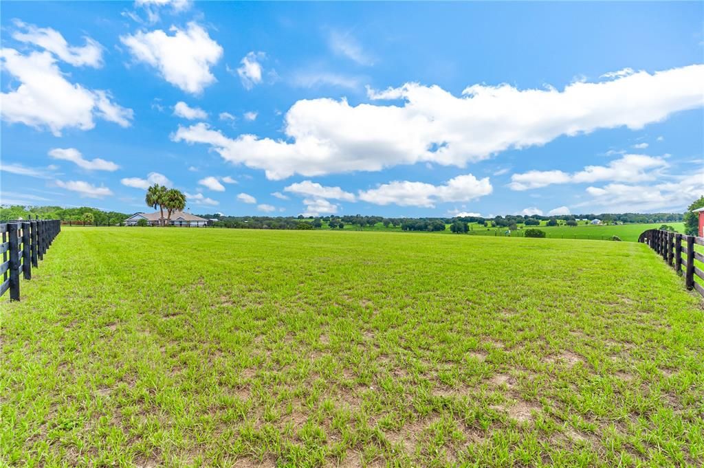 En Venta: $300,000 (4.21 acres)