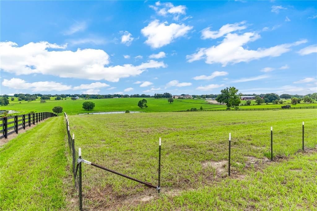 En Venta: $300,000 (4.21 acres)