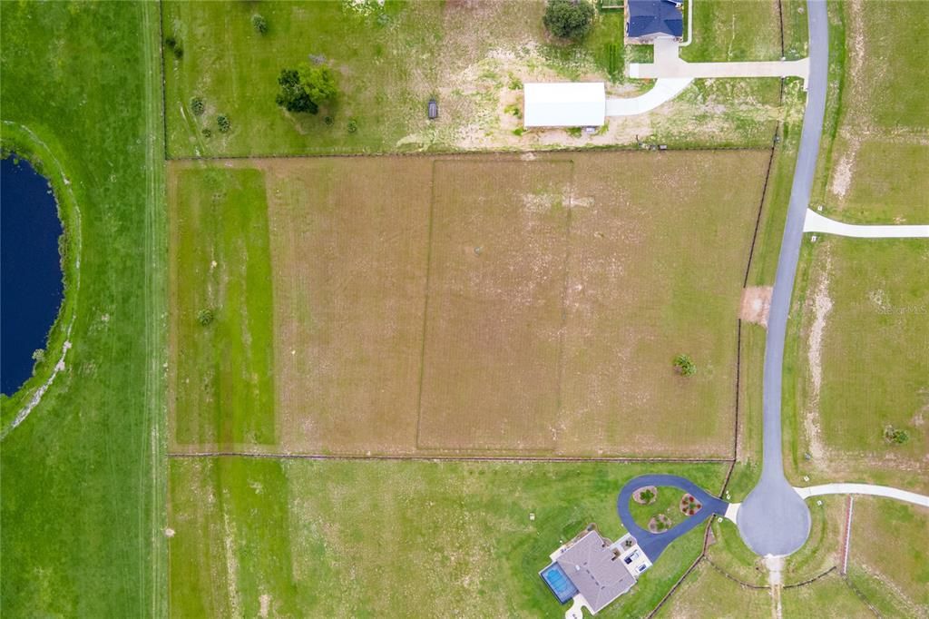 En Venta: $300,000 (4.21 acres)