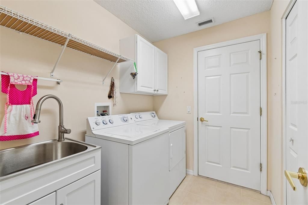 For Sale: $340,000 (2 beds, 2 baths, 1818 Square Feet)