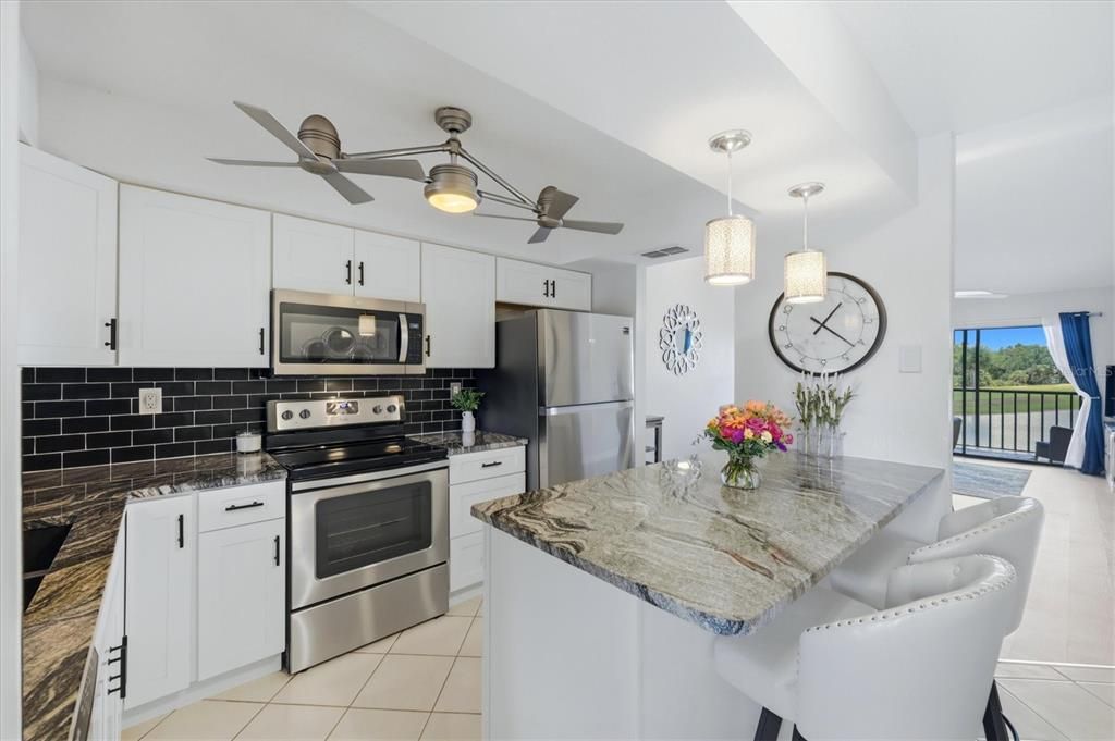 For Sale: $195,000 (2 beds, 1 baths, 860 Square Feet)
