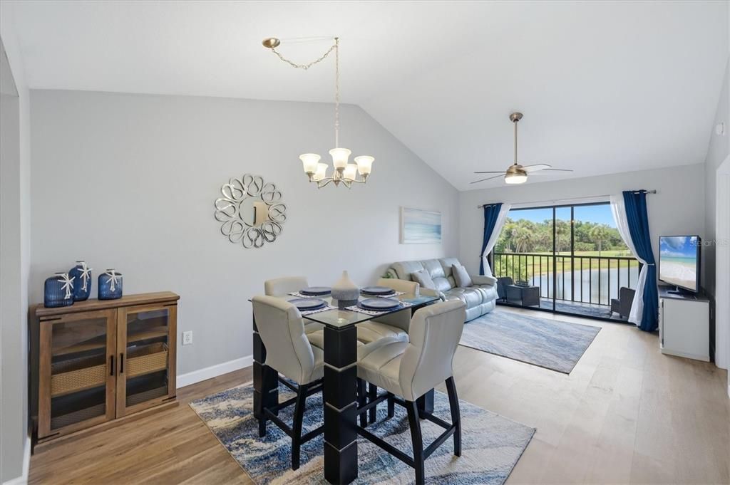 For Sale: $195,000 (2 beds, 1 baths, 860 Square Feet)