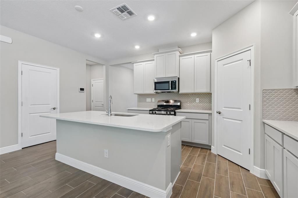 For Sale: $467,045 (4 beds, 3 baths, 2166 Square Feet)