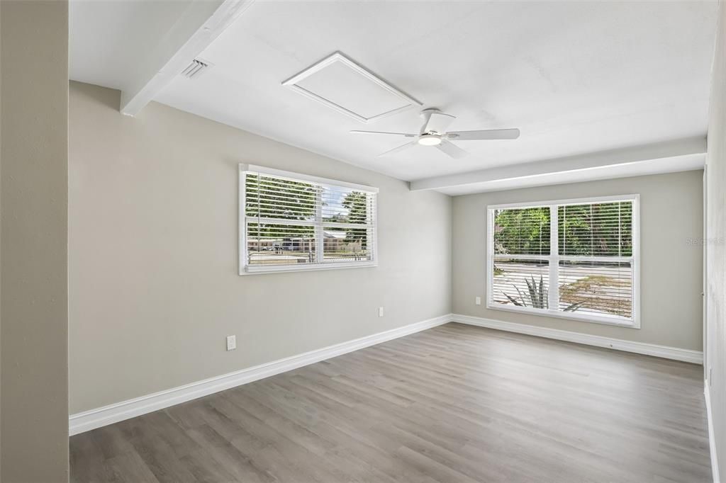 Activo con contrato: $220,000 (3 camas, 1 baños, 1264 Pies cuadrados)