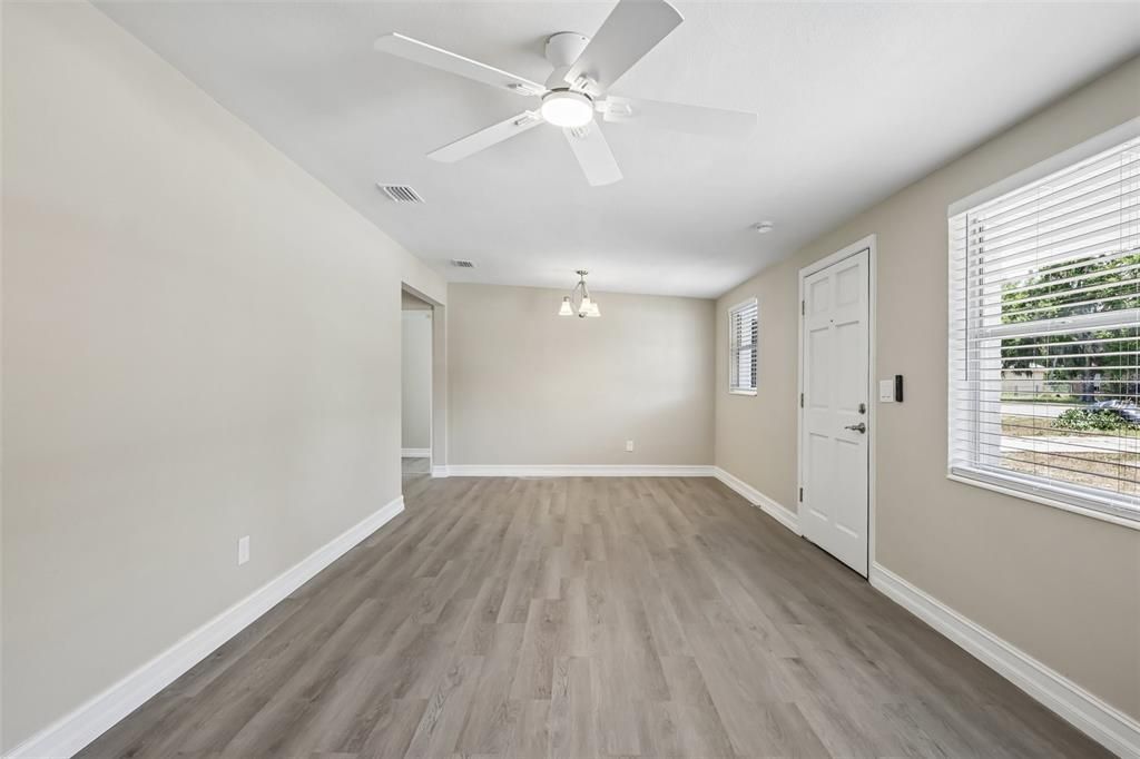 Activo con contrato: $220,000 (3 camas, 1 baños, 1264 Pies cuadrados)